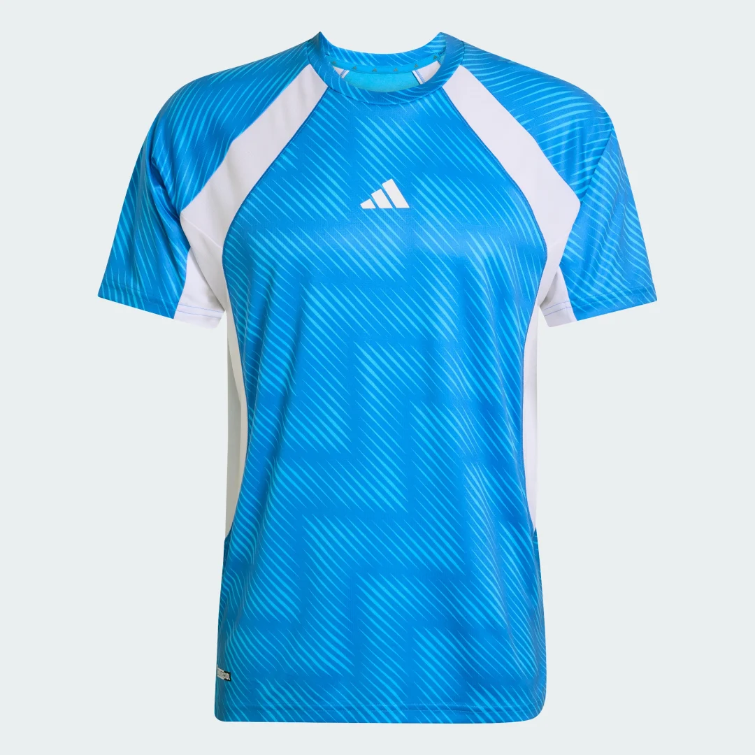 Detalle de Adidas Tech Apparel WC26, camiseta azul