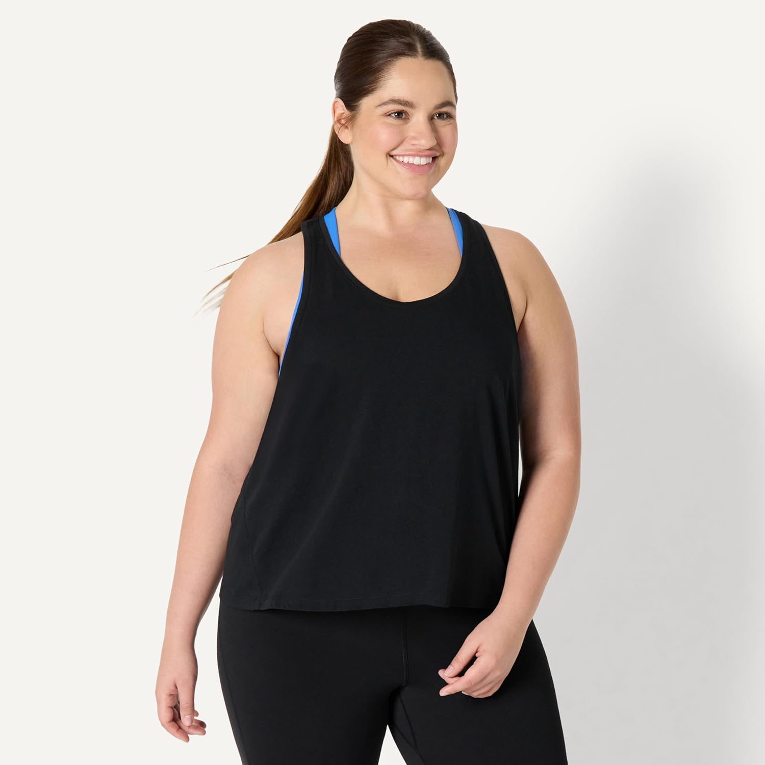 Thumbnail 5 de Amazon Essentials Women’s Active Soft Cotton Racerback Relaxed Fit Yoga Tank with Drop Armholes