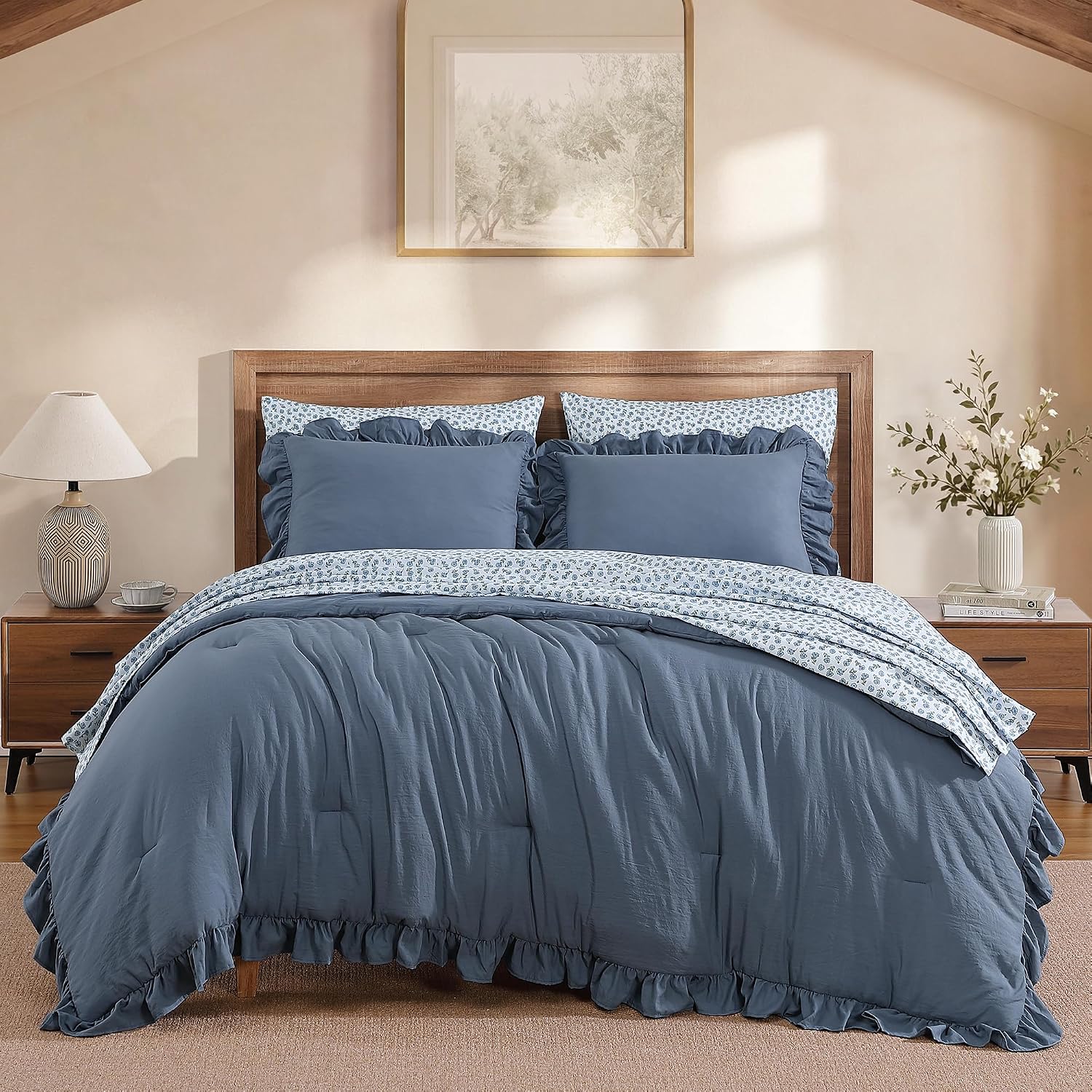 Detalle de BLOOMHAVEN Queen Comforter Set – 7 Pieces with Ruffle Beige Lace, Floral Sheets & Shams