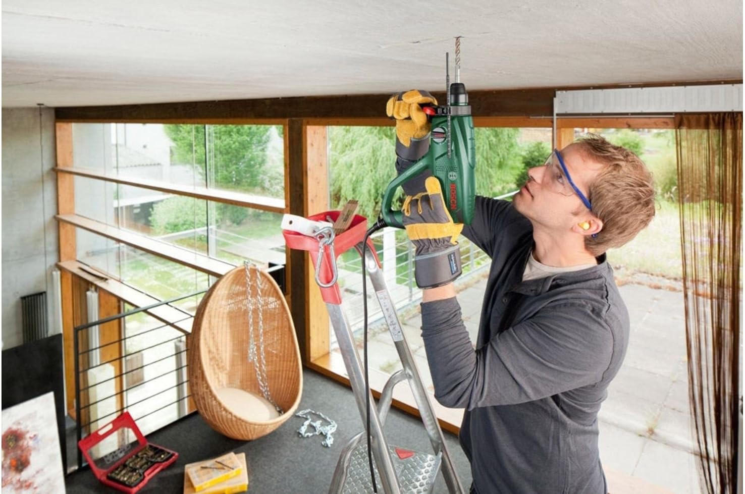 Detalle de Bosch Bohrhammer PBH 2100 RE mit 550-W-Motor und pneumatischem Hammerwerk (SDS-plus, im Koffer)