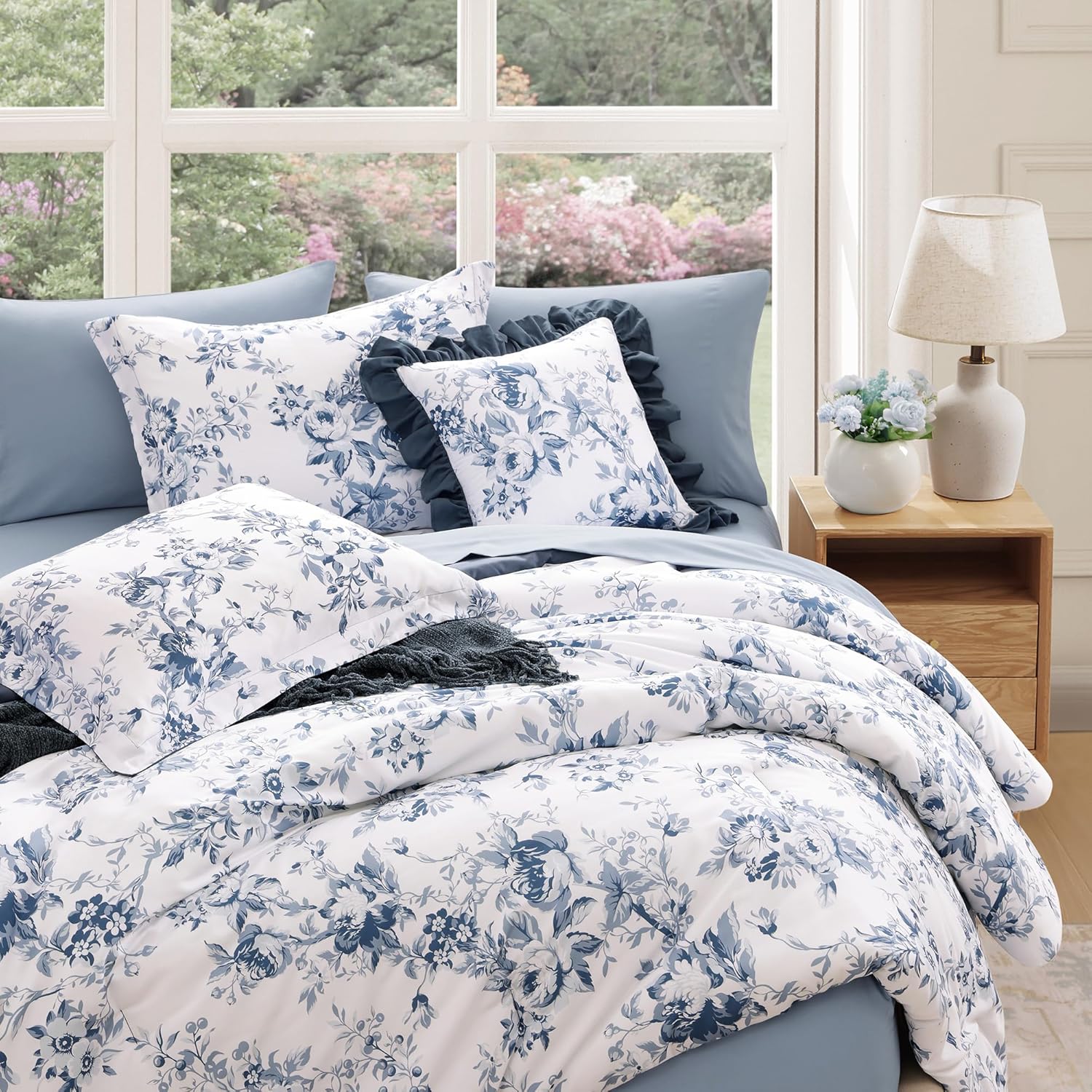 Thumbnail 2 de BLOOMHAVEN Oversized Queen Comforter Set – 7 Pieces Floral Rain Washed Bedding for All Seasons