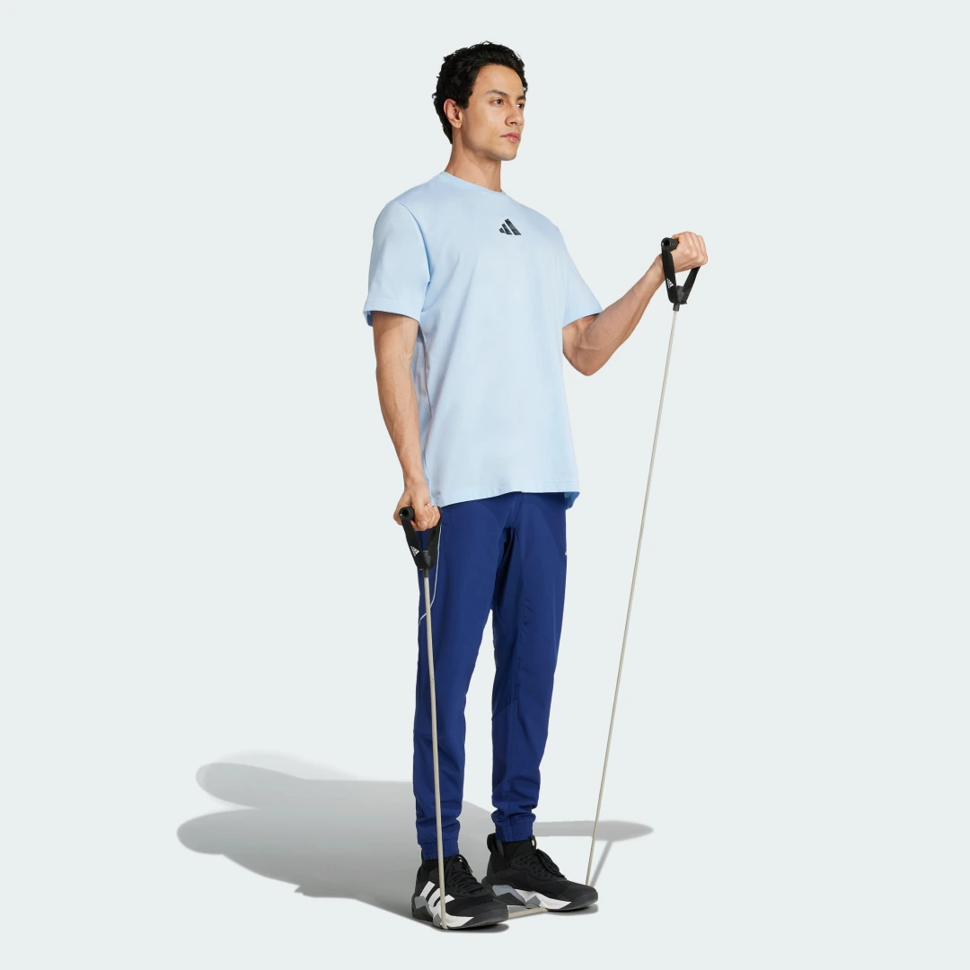 Detalle de Pantalón Tech Apparel de Adidas - comodidad y estilo en azul