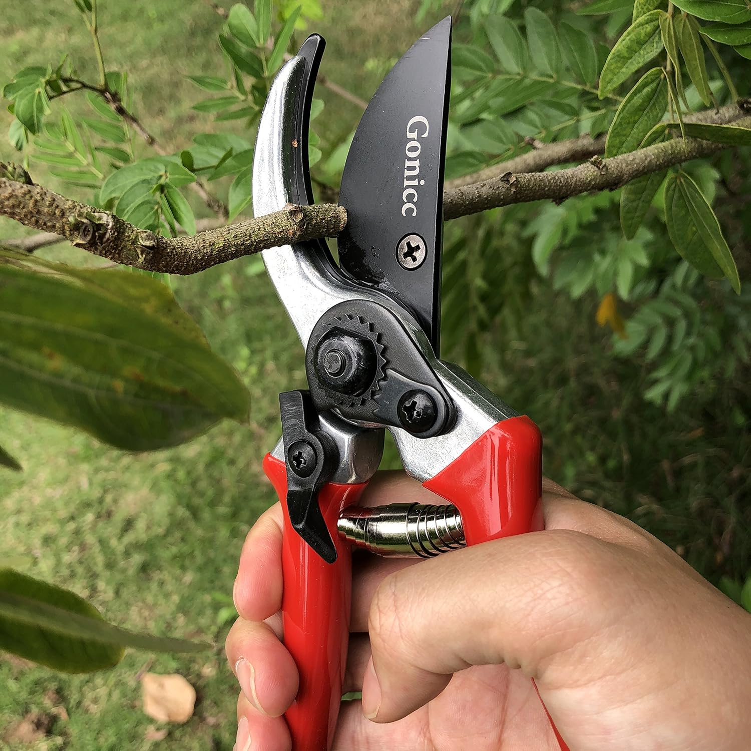 Detalle 2 de gonicc GPPS-1002 8-Inch Bypass Pruning Shears with Sap Groove