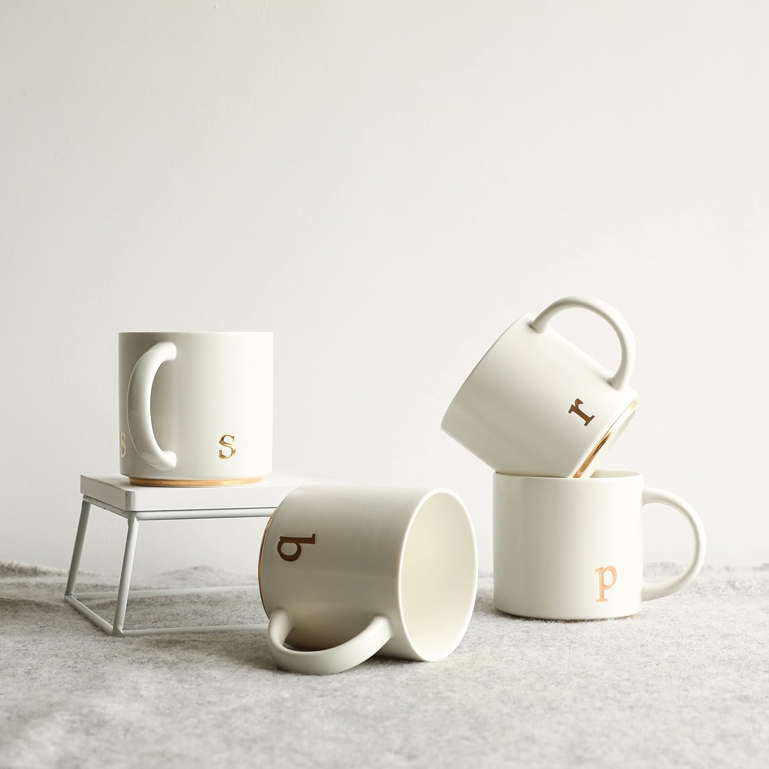 Thumbnail 6 de Monogram Ceramic Mugs 15 oz Golden Initials