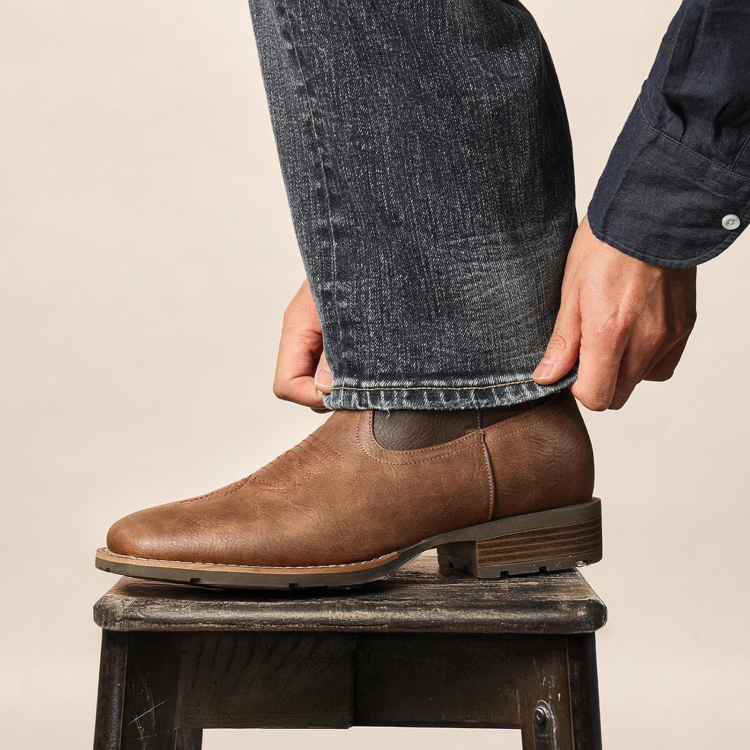 Detalle 2 de Lumeheel Men's Cowboy Boots in Faux Leather
