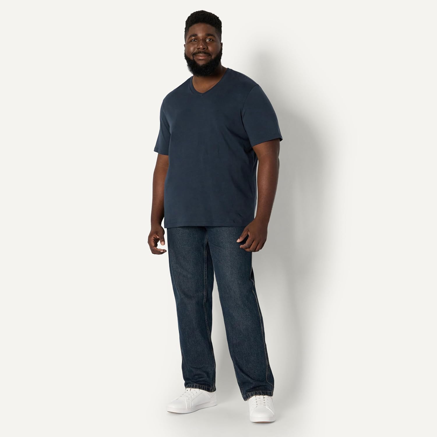 Thumbnail 6 de Amazon Essentials Herren Kurzärmeliges T-Shirt mit V-Ausschnitt (normale Passform)