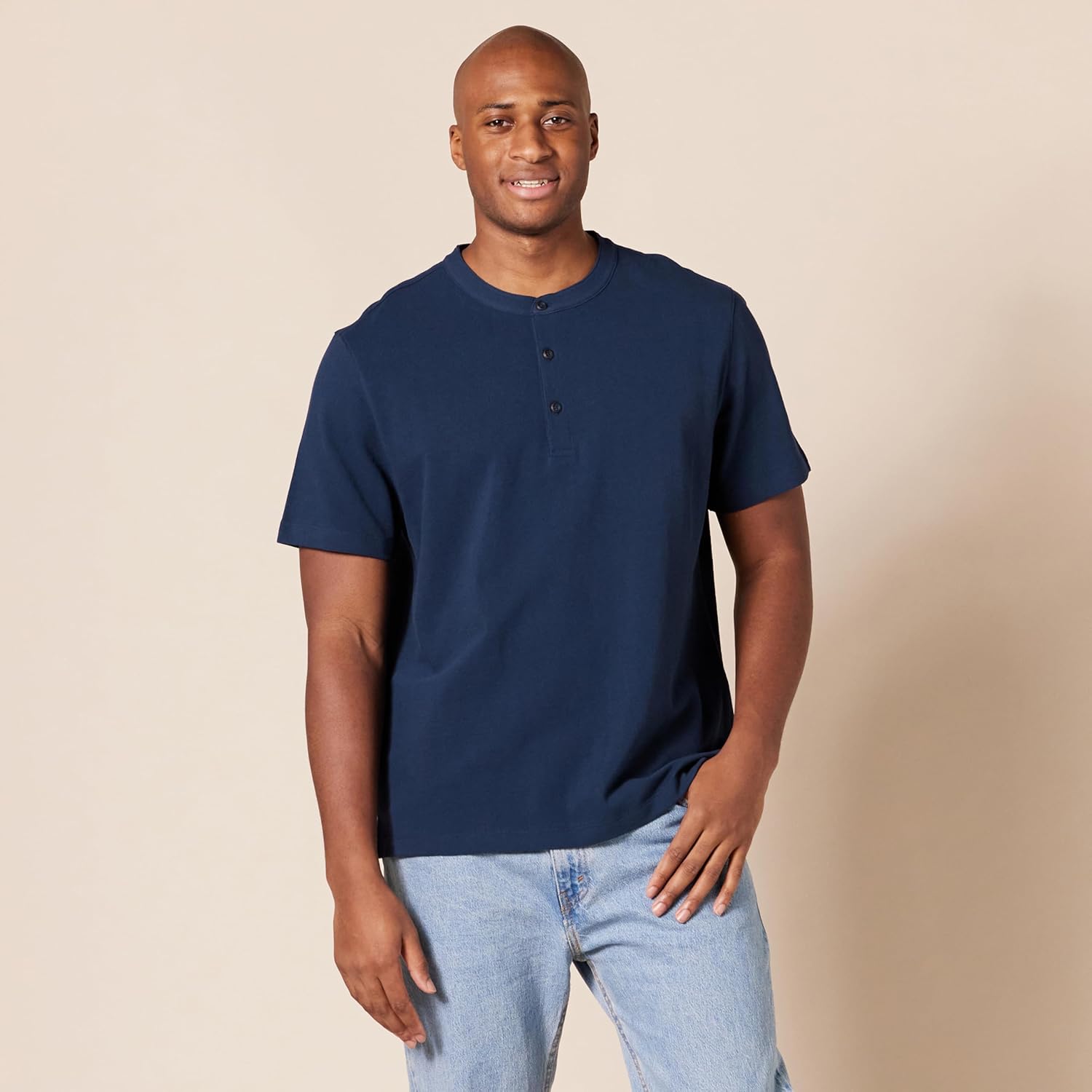 Thumbnail 4 de Amazon Essentials Men’s Slim-Fit Short-Sleeve Pique Henley Shirt (Pack of 2)