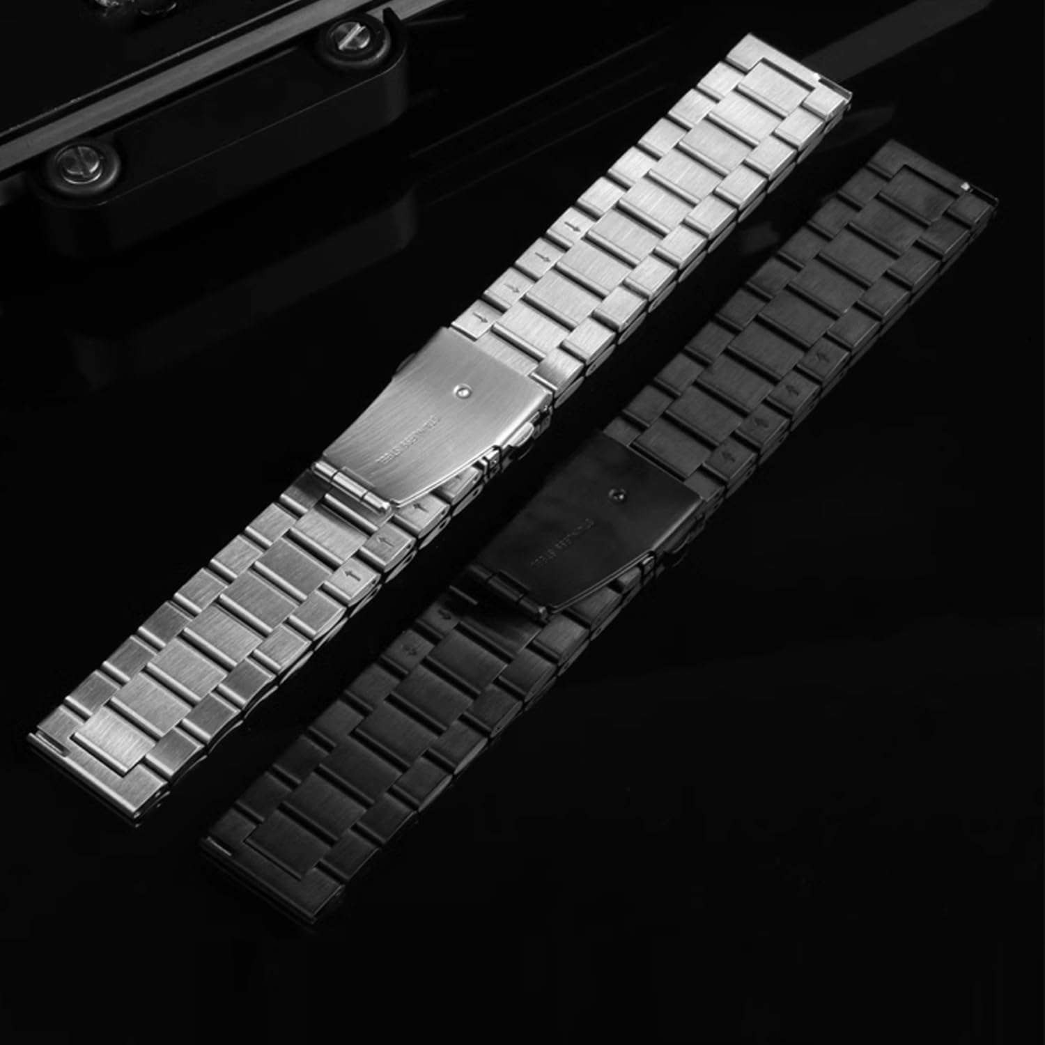 Thumbnail 3 de Stainless Steel Metal Watch Strap Replacement by Triblanc (18mm, 20mm, 22mm) with Spring Bar Tool