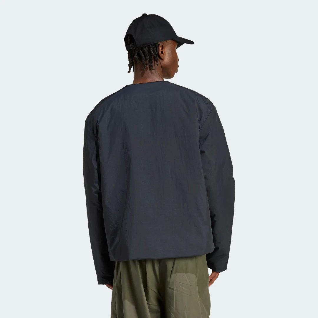 Detalle 2 de CHAQUETA ALL SZN LINER de Adidas – NEGRO