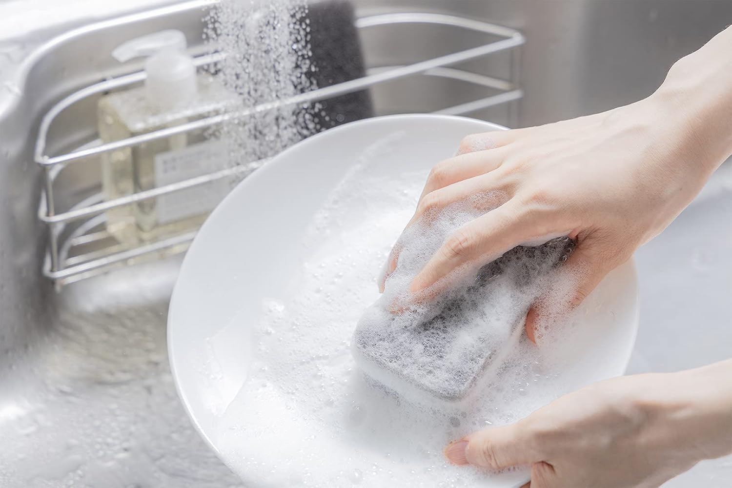 Detalle 2 de セイエイ 74723 モノトーンキッチンスポンジ 5個組 三層・研磨剤なし