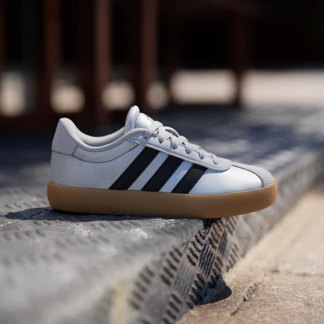 Detalle 2 de Zapatilla VL Court 3.0 de Adidas: comodidad y estilo en una mítica silueta