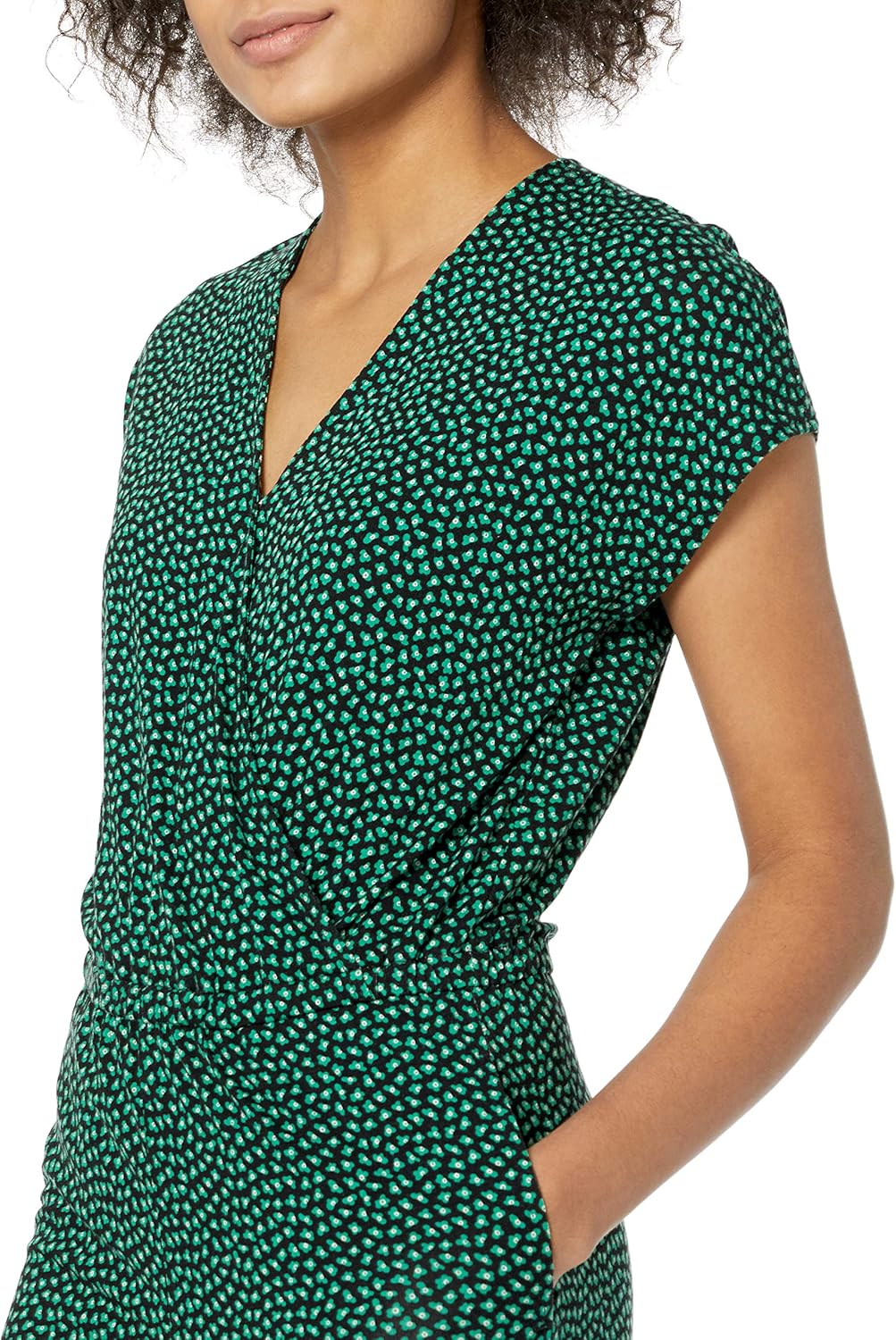 Thumbnail 2 de Amazon Essentials Damen Kurzärmeliger Wickel-Overall mit weitem Crop-Bein