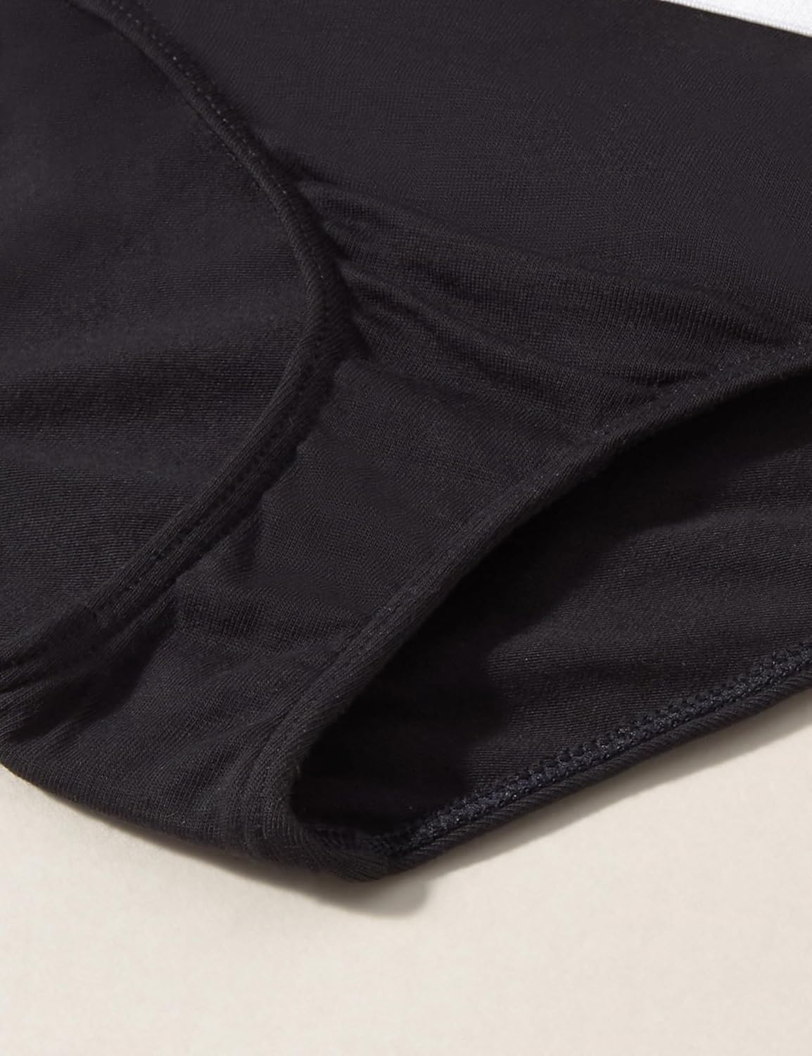Detalle 2 de Calvin Klein Girls’ 2 Pack Bikini Briefs
