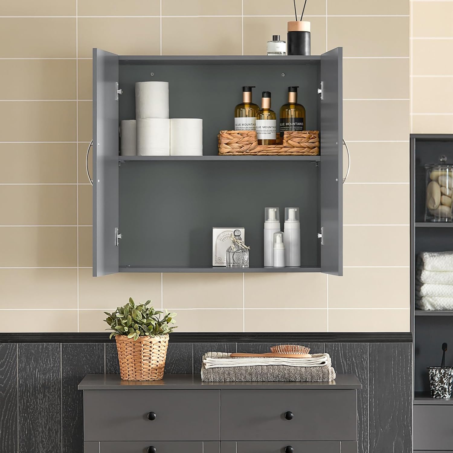 Detalle de SoBuy FRG231-DG Bathroom Wall Cabinet with Adjustable Shelf and Double Doors