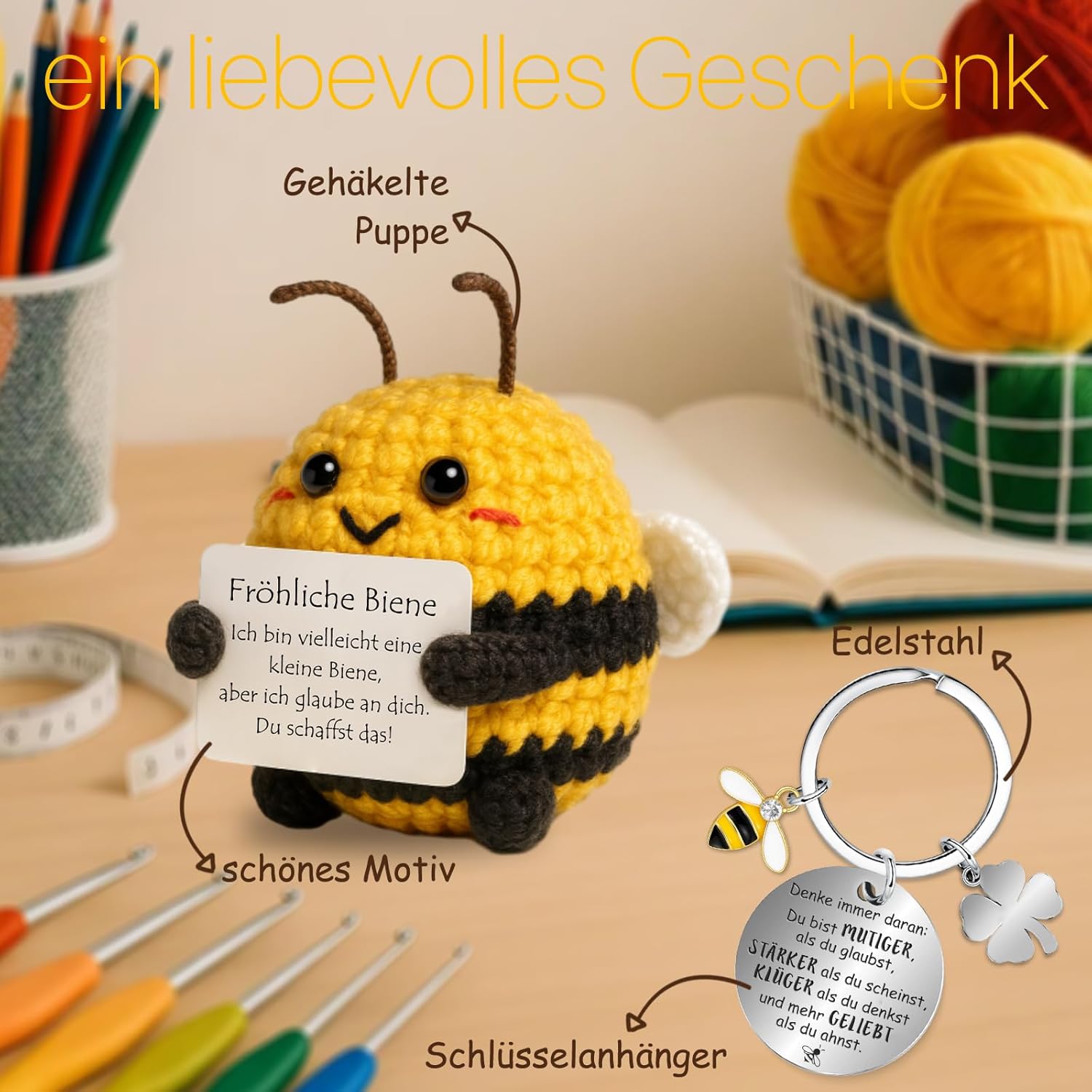 Thumbnail 1 de Farbeele Fröhliche Biene und Glücksbringer-Schlüsselanhänger – handgefertigter Mutmacher mit Mini-Karten, pocket size