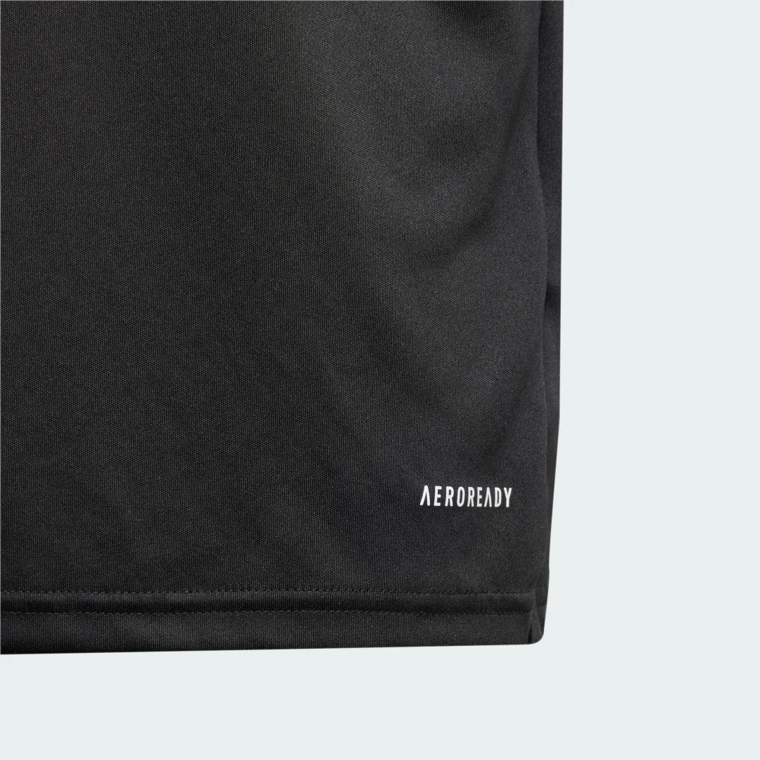 Detalle de Camiseta Fortore 23 de Adidas — versión negra