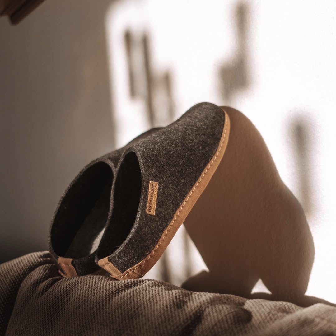 Thumbnail 5 de THE COZY SHEEP Pantoufles en feutre avec semelle en cuir – Chaussons douillets pour homme et femme