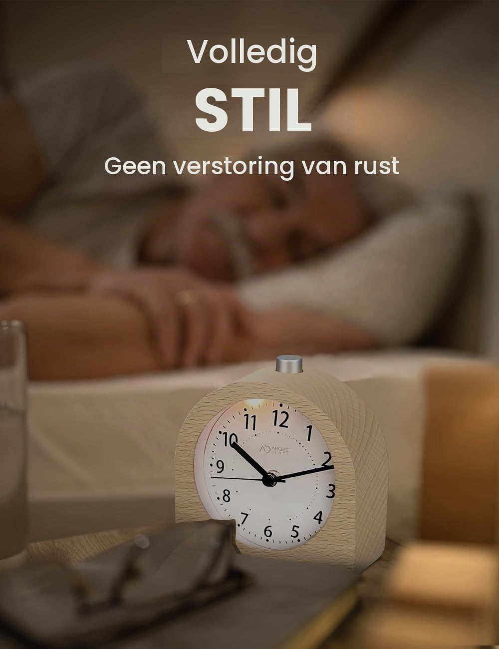 Detalle de aboveClock S01-A analoge houten wekker met sluimerfunctie en nachtlicht