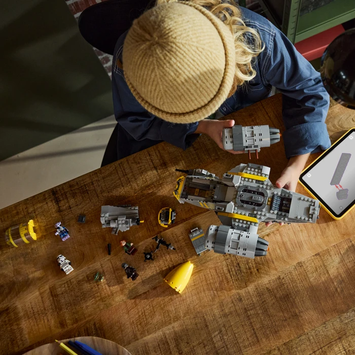 Thumbnail 11 de LEGO Star Wars Razor Crest 75447 – Raumschiff-Modell mit 930 Teilen