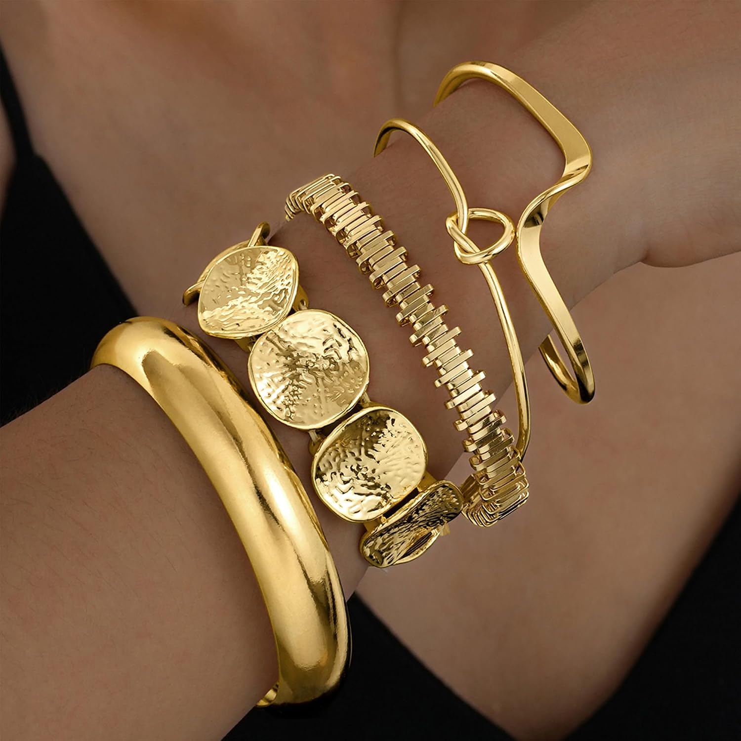Detalle de Gold Bangle Bracelet Set, 5-Piece