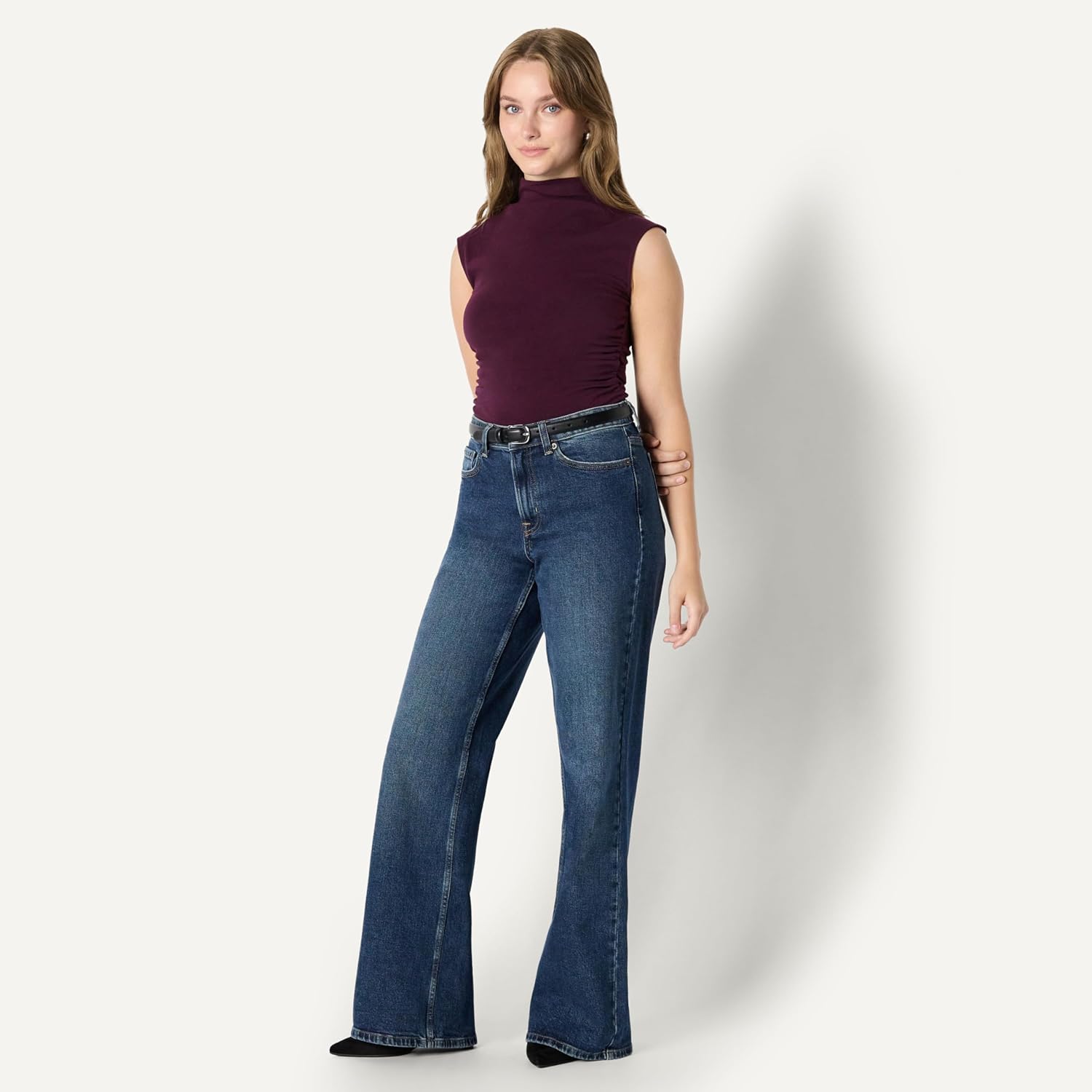 Thumbnail 4 de Amazon Essentials Women's Slim-Fit Sleeveless High-Neck Top