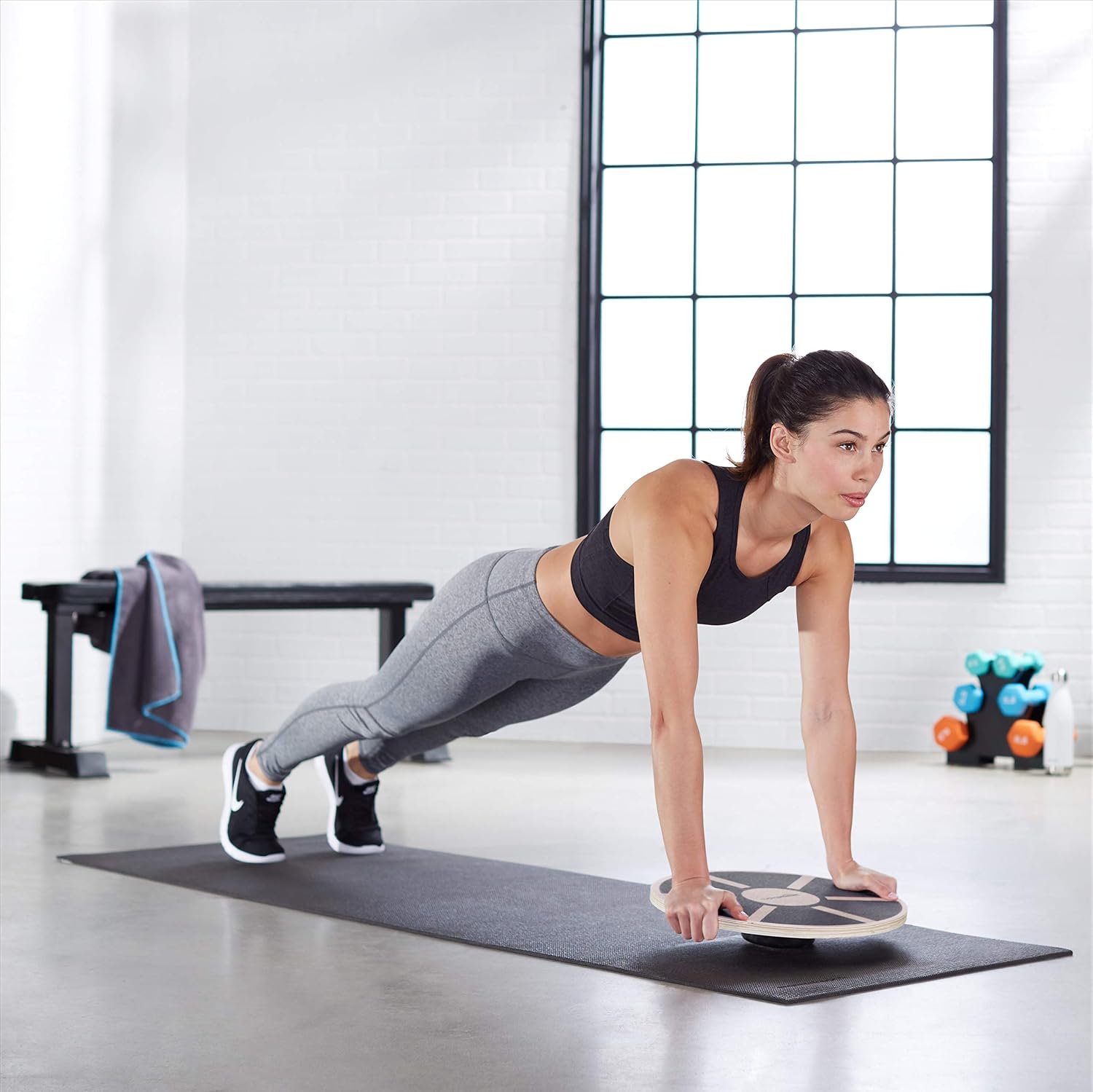 Detalle 2 de Amazon Basics Wood Balance Trainer Board