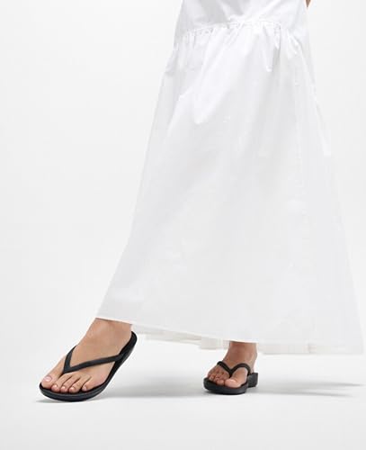 Detalle de FitFlop Women's iQushion Ergonomic Flip Flops – All Black, UK 7