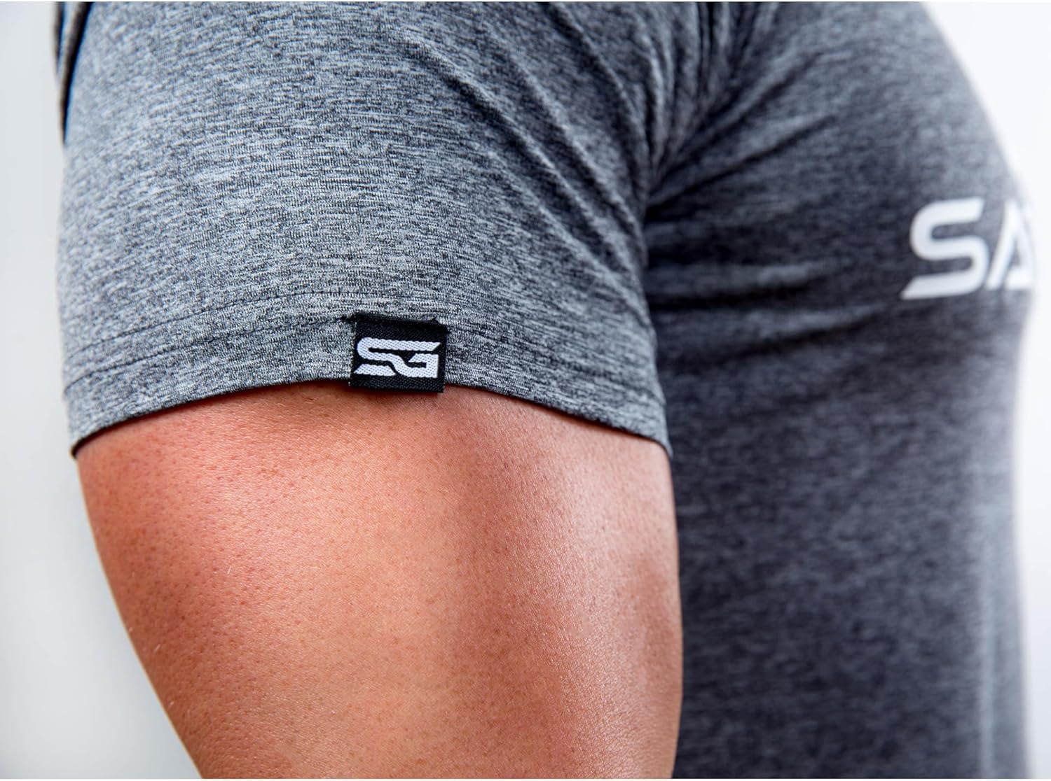 Detalle 2 de Satire Gym Shirt Herren Slim Fit Sportshirt Kurzarm – atmungsaktives Funktionsshirt für Crossfit, MMA & Laufen