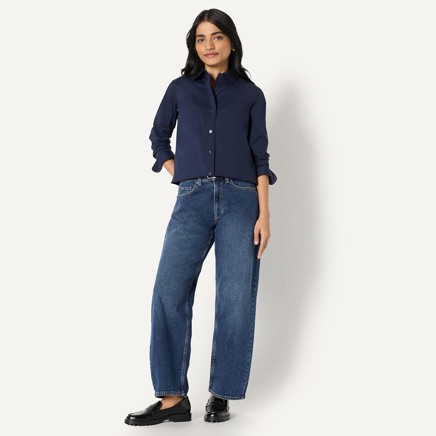 Thumbnail 4 de Amazon Essentials Women’s Regular-Fit Stretch Poplin Button-Up Dress Shirt