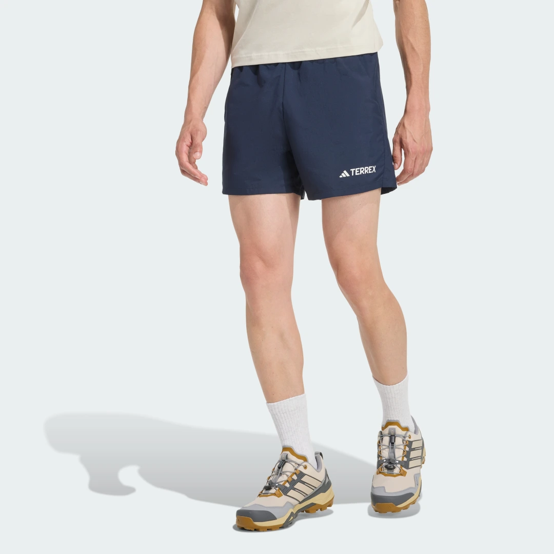 Detalle de Pantalón corto Terrex Multi de Adidas: versatilidad y ligereza para tus rutas y salidas