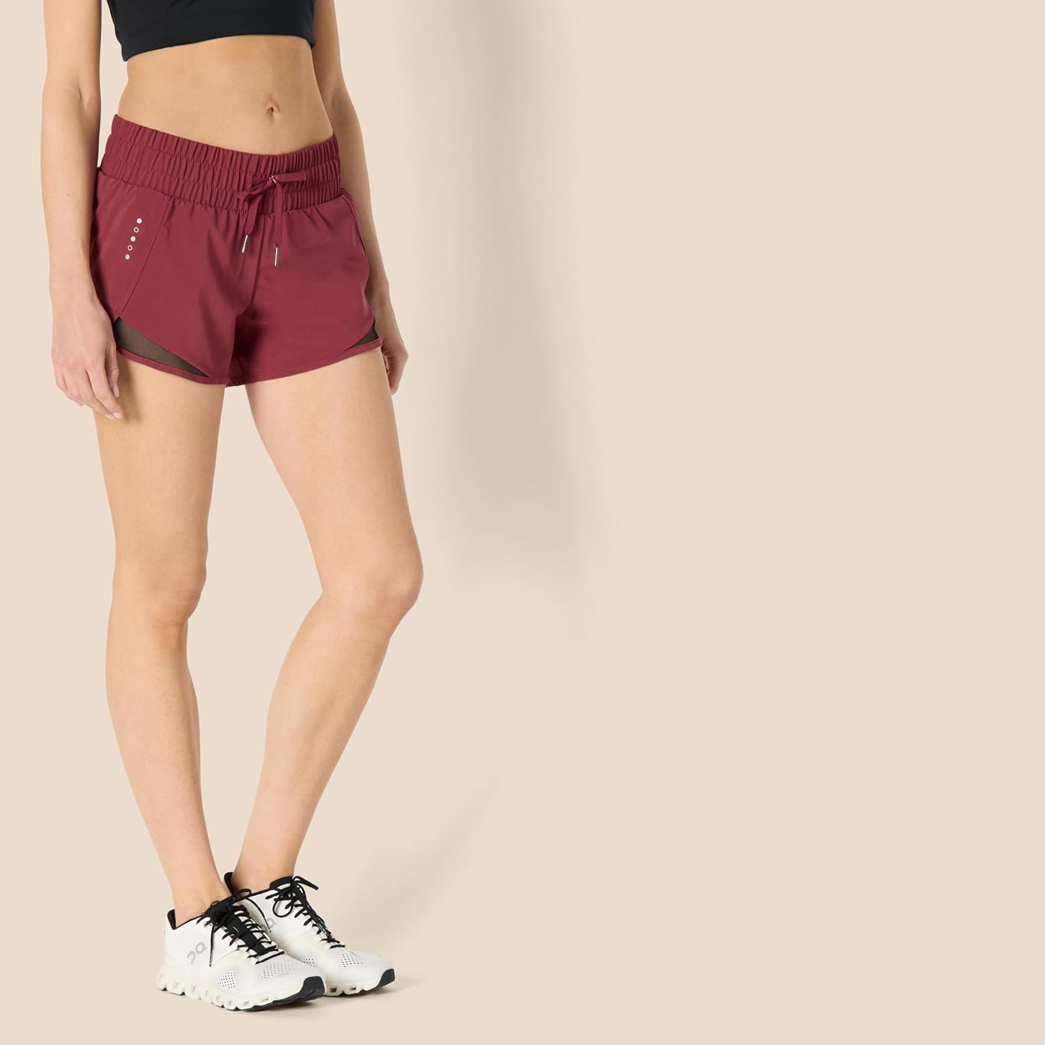 Detalle de Amazon Essentials Women's Regular-Fit Athletic Ruched Waistband Woven Running Shorts