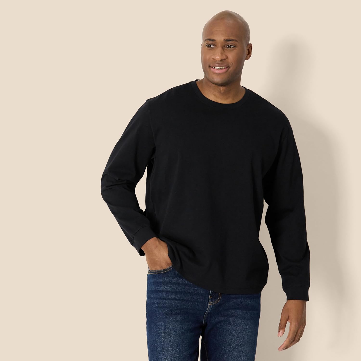 Thumbnail 4 de Amazon Essentials Men’s Heavyweight Relaxed-Fit Long-Sleeved T-Shirt