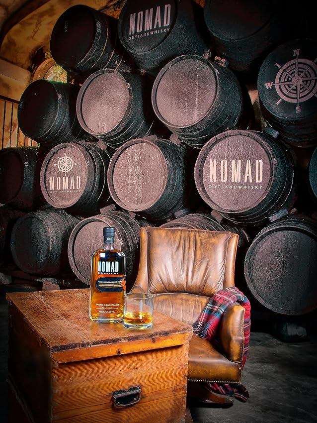 Detalle 2 de Nomad Outland Whisky Premium 700 ml 🥃