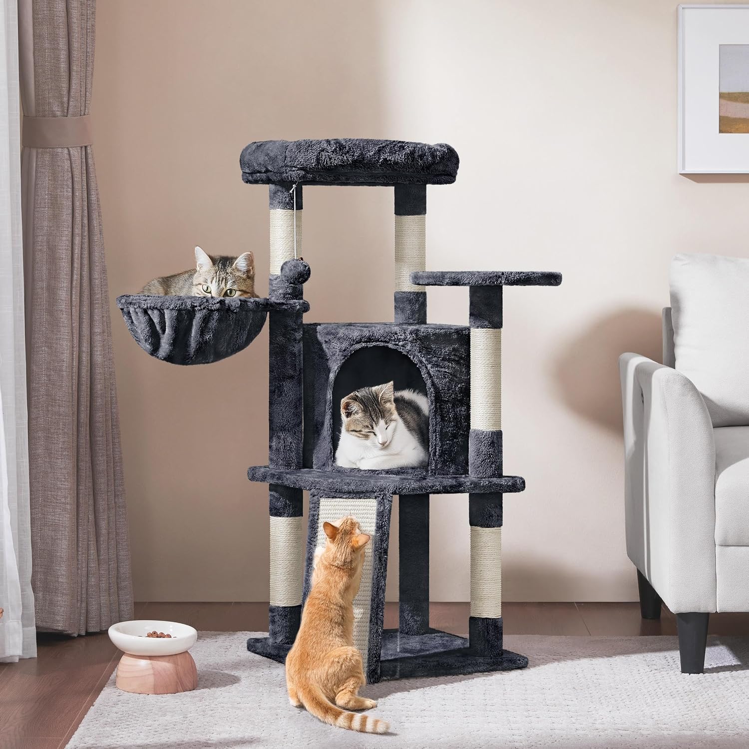 Detalle 2 de Yaheetech 107cm cat tree climbing tower with scratching posts, condo and basket (dark grey)