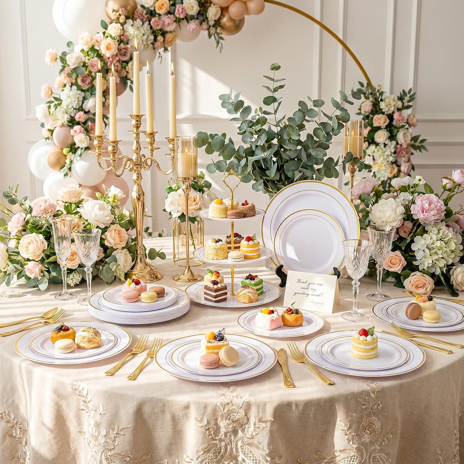 Detalle 1 de I00000 Gold Plastic Plates 102 pcs 🍽
