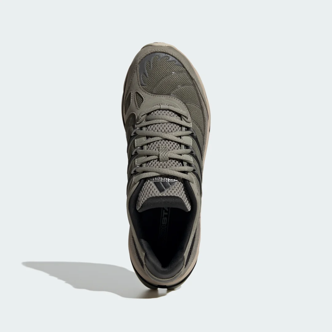 Detalle 2 de Adistar HRMY de Adidas: zapatilla verde para entrenar con comodidad y apoyo