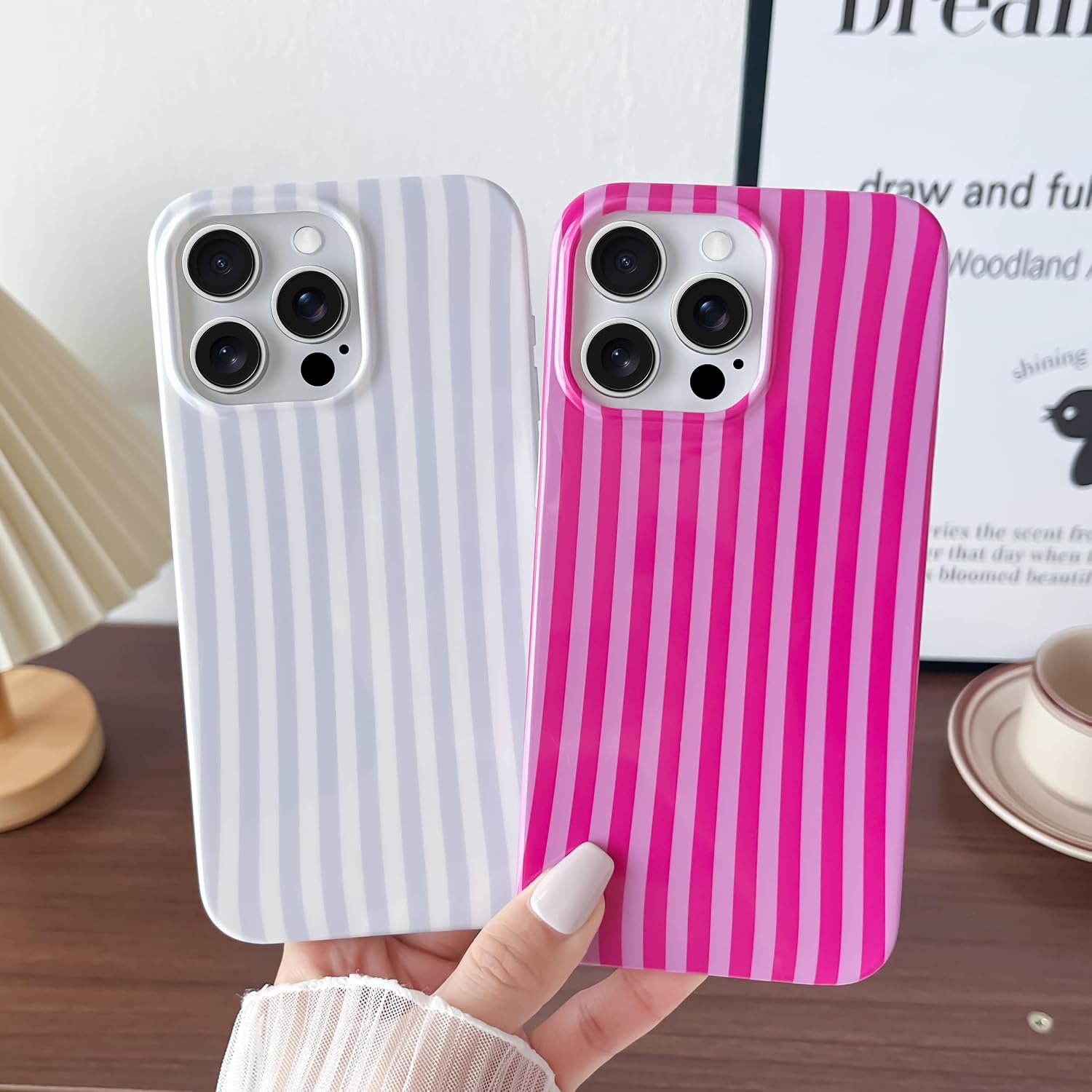Detalle de Yeddabox Striped TPU Case for iPhone 16 Pro Max, Blue and White