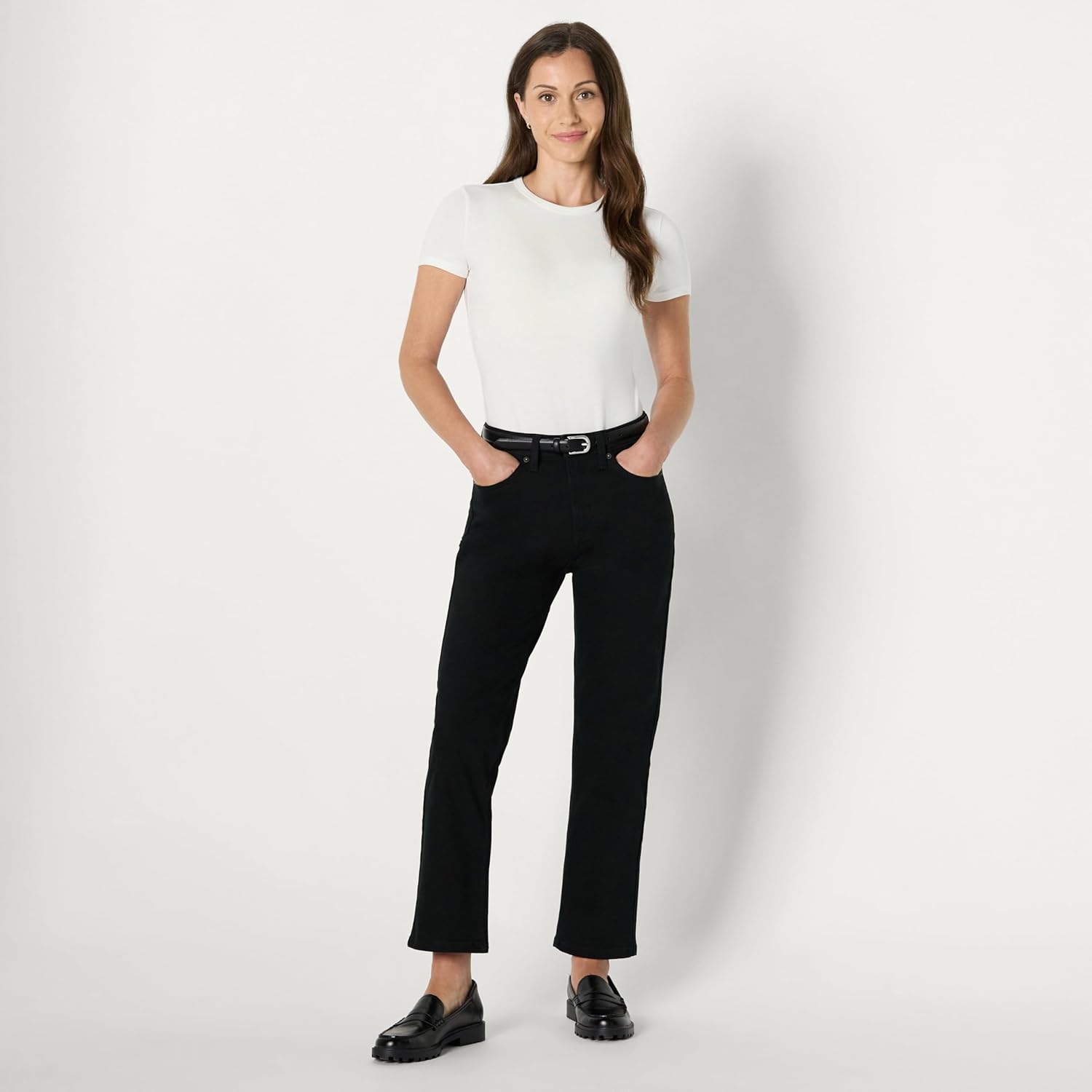 Detalle de Amazon Essentials Jeans a Vita Alta a Gamba Dritta Donna, Nero, Corto 42-44