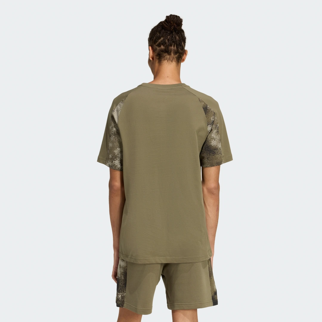 Thumbnail 1 de Adidas camiseta verde con estampado de camuflaje