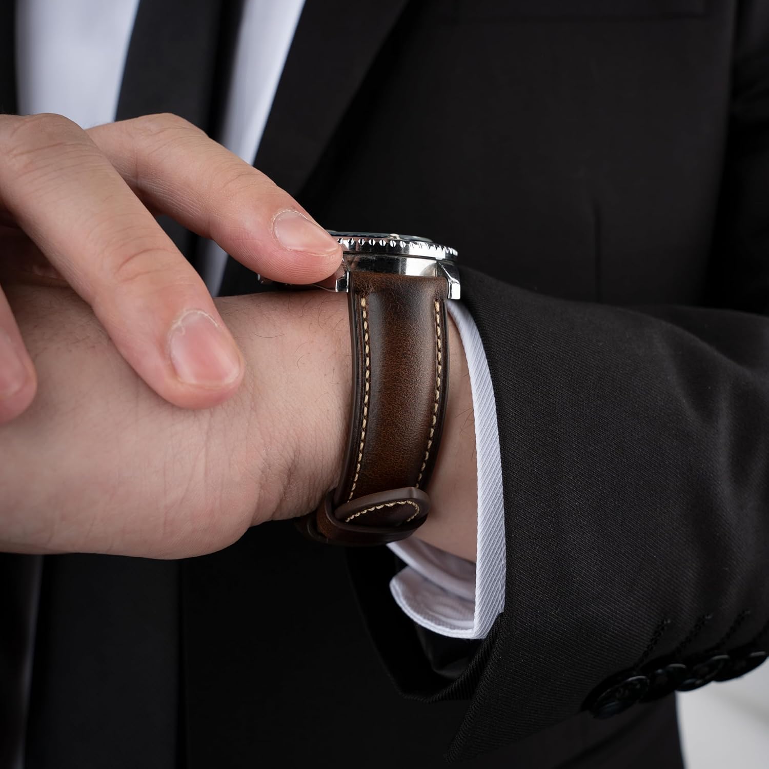 Thumbnail 4 de Gomvadr Quick-Release Lederarmband im Vintage Öl-Look (Pull-up) – mit Schnellverschluss für Federstege in 16–24 mm