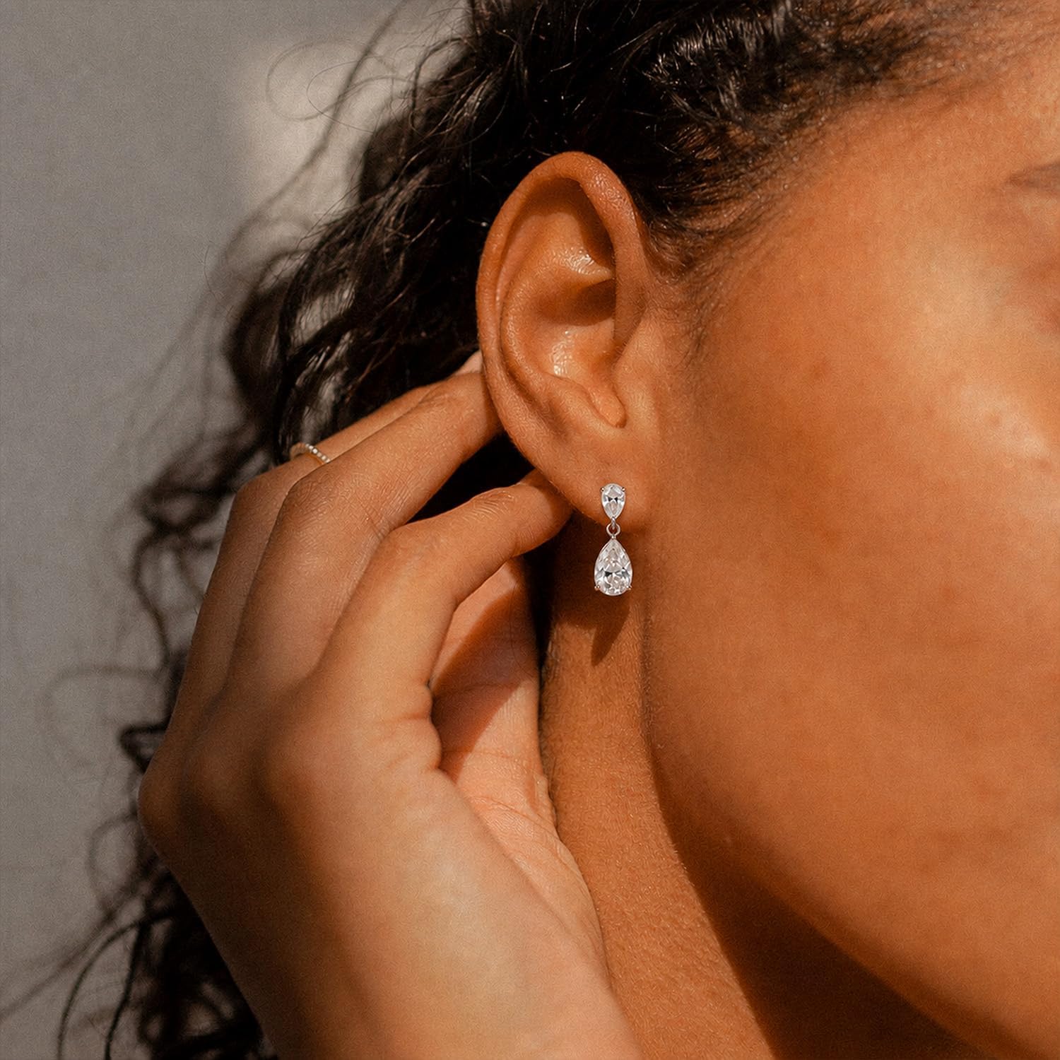 Detalle 2 de Dangle Earrings with 14K Gold Plating