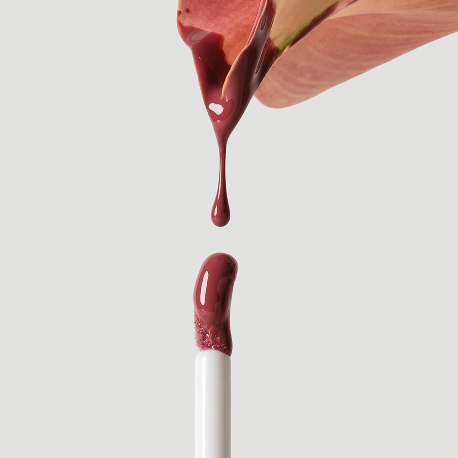 Detalle 2 de Ogee Beyond Clean Lip Gloss Wild Rose ๐