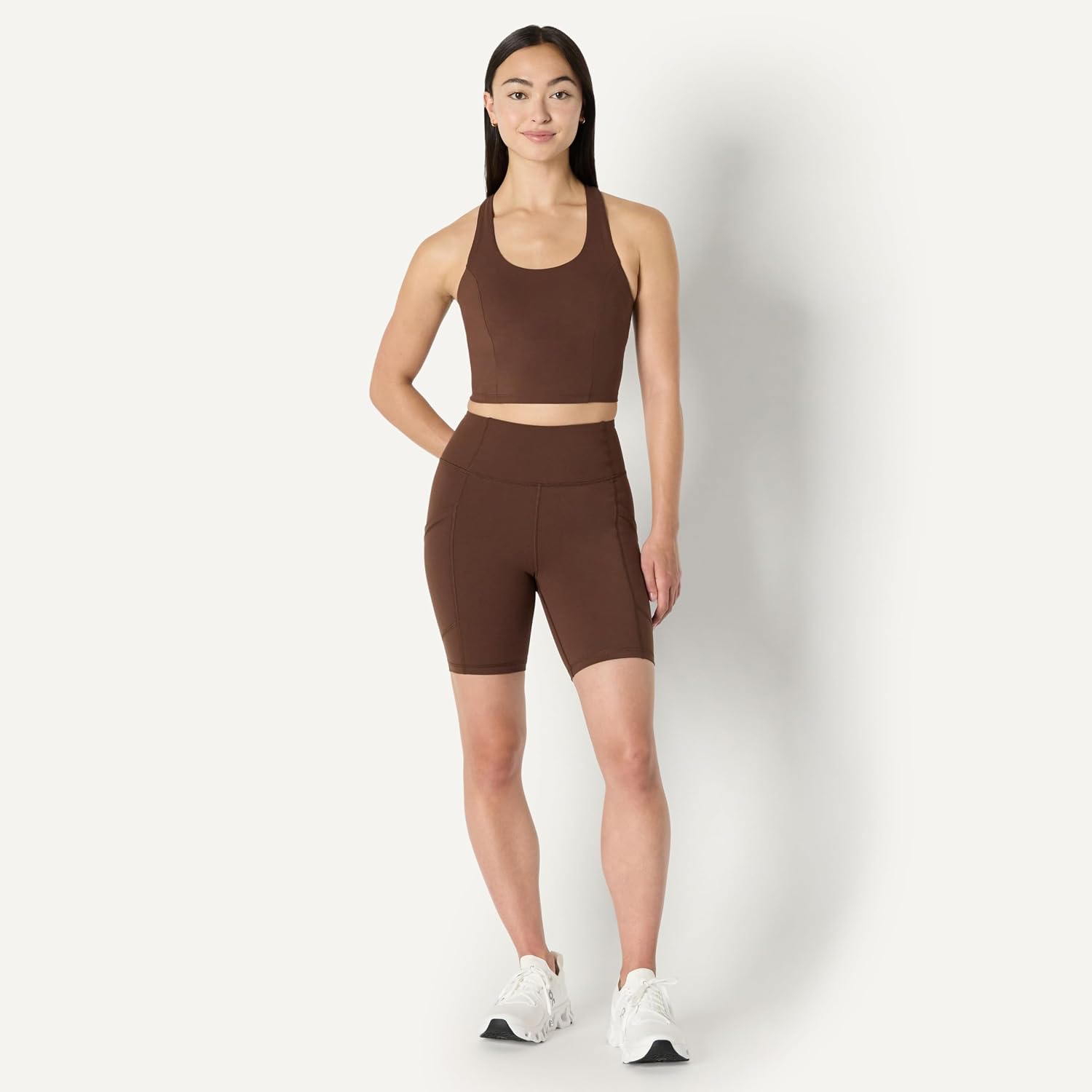 Detalle de Amazon Essentials Women's Active Total Train High-Waist 7” Gym Shorts with Pockets