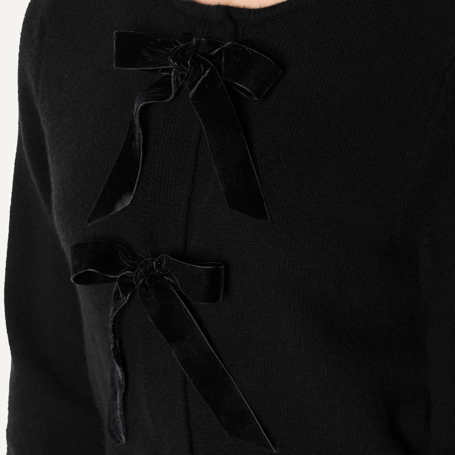 Detalle de Amazon Essentials Women’s Demi’s Pick Regular-Fit Long-Sleeve Tie Front Cardigan with Bows