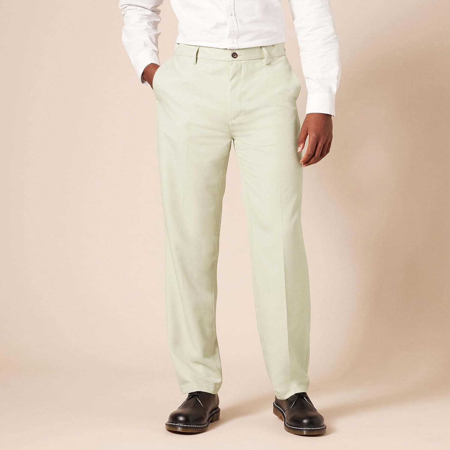 Thumbnail 4 de Amazon Essentials Men’s Classic Fit Expandable-Waist Flat-Front Dress Suit Trousers