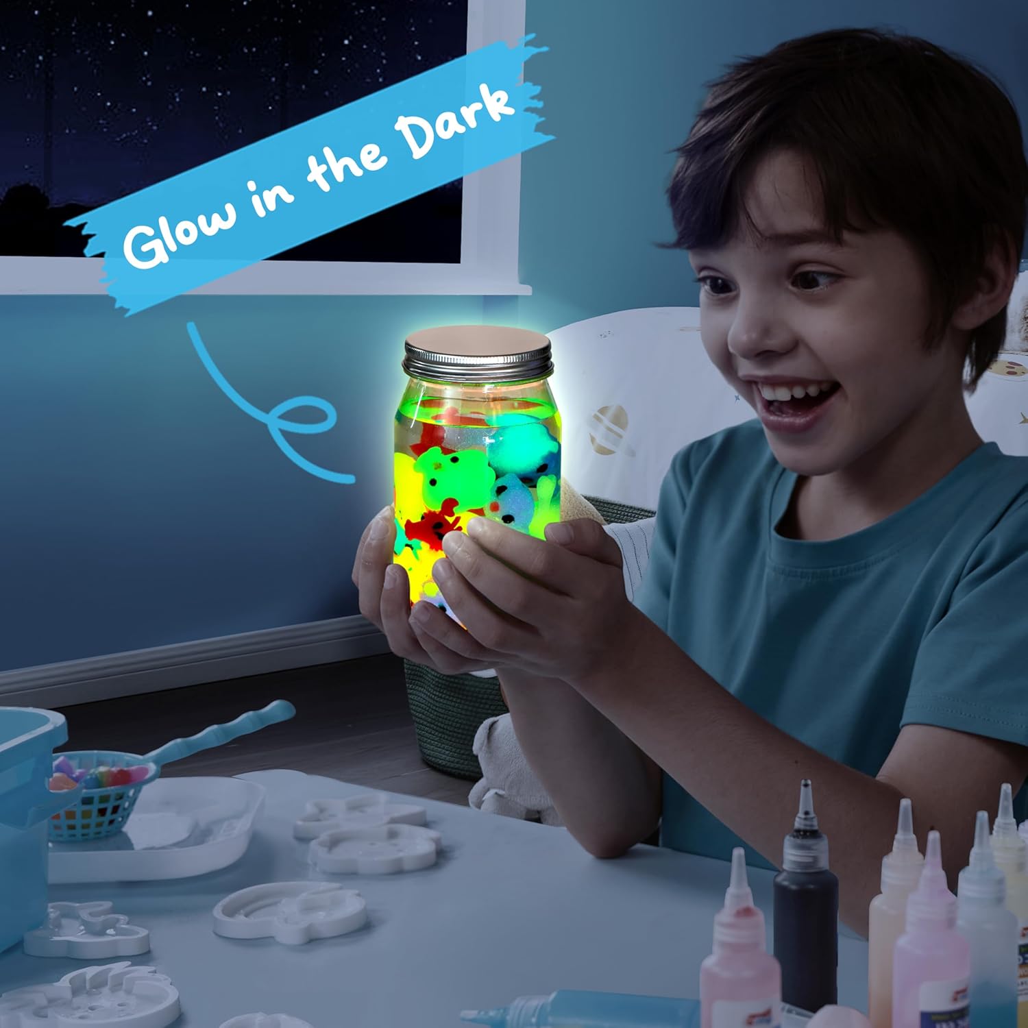 Detalle de Klever Kits Glow-in-the-Dark Water Gel Kit (Magic Fairy Water Pets) with 10 Glow Gels, 12 Sea Creature Molds, and Storage Bottle