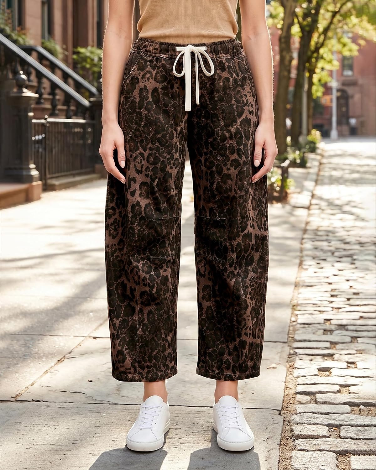 Detalle de GRAPENT Barrel Jeans for Women: High-Waisted Pull-On Leopard Cropped Wide-Leg Denim