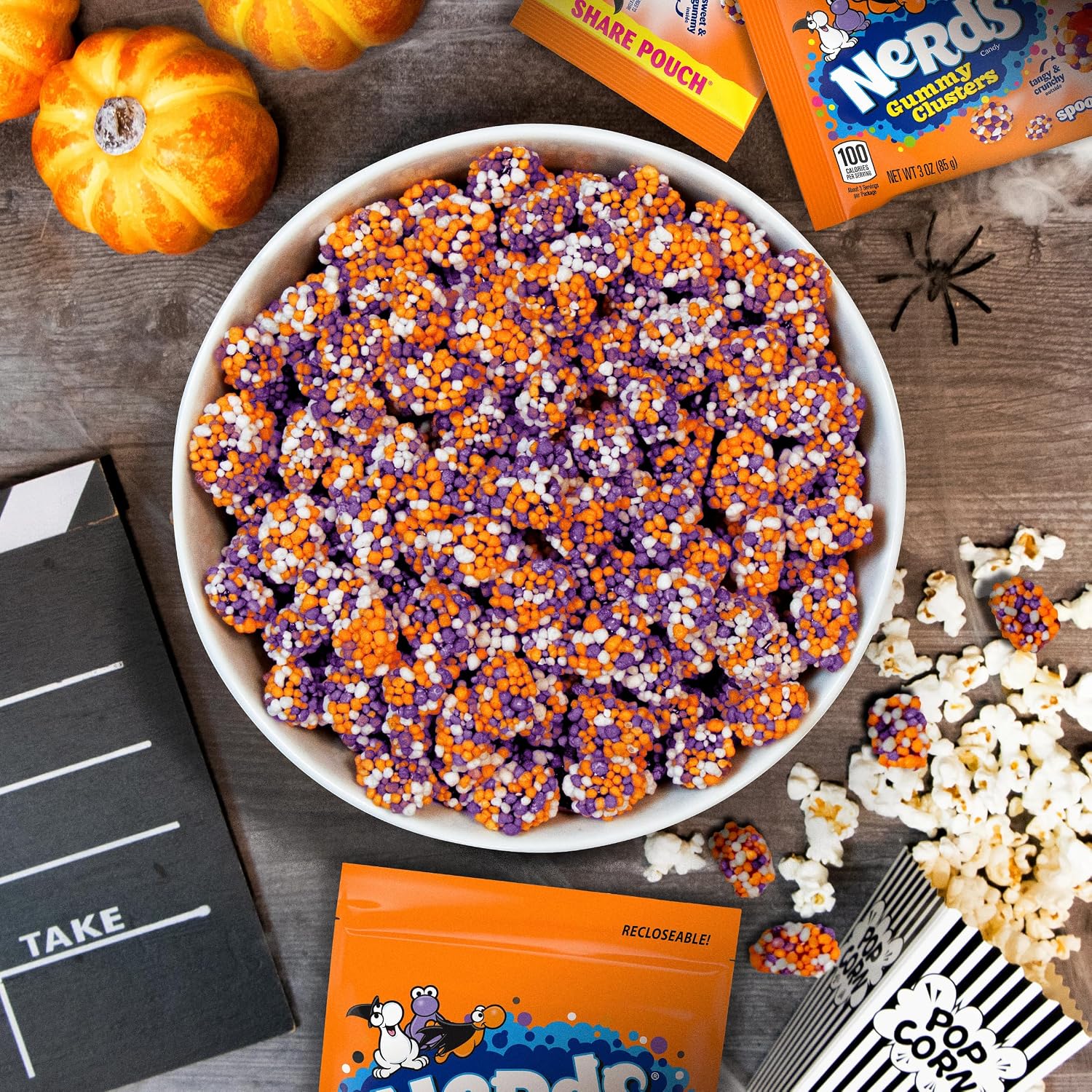 Detalle 2 de Nerds Spooky Gummy Clusters Halloween Candy, 3 oz, 12 Count