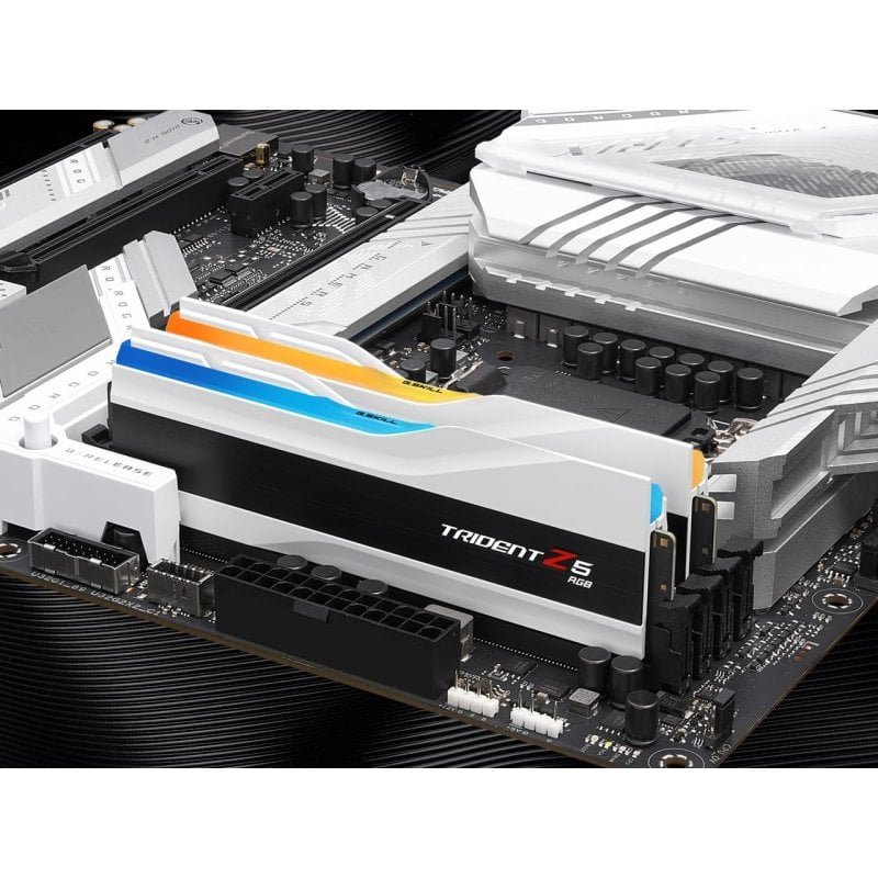 Thumbnail 2 de G.Skill Trident Z5 RGB 48 GB DDR5 8200 MHz CL40