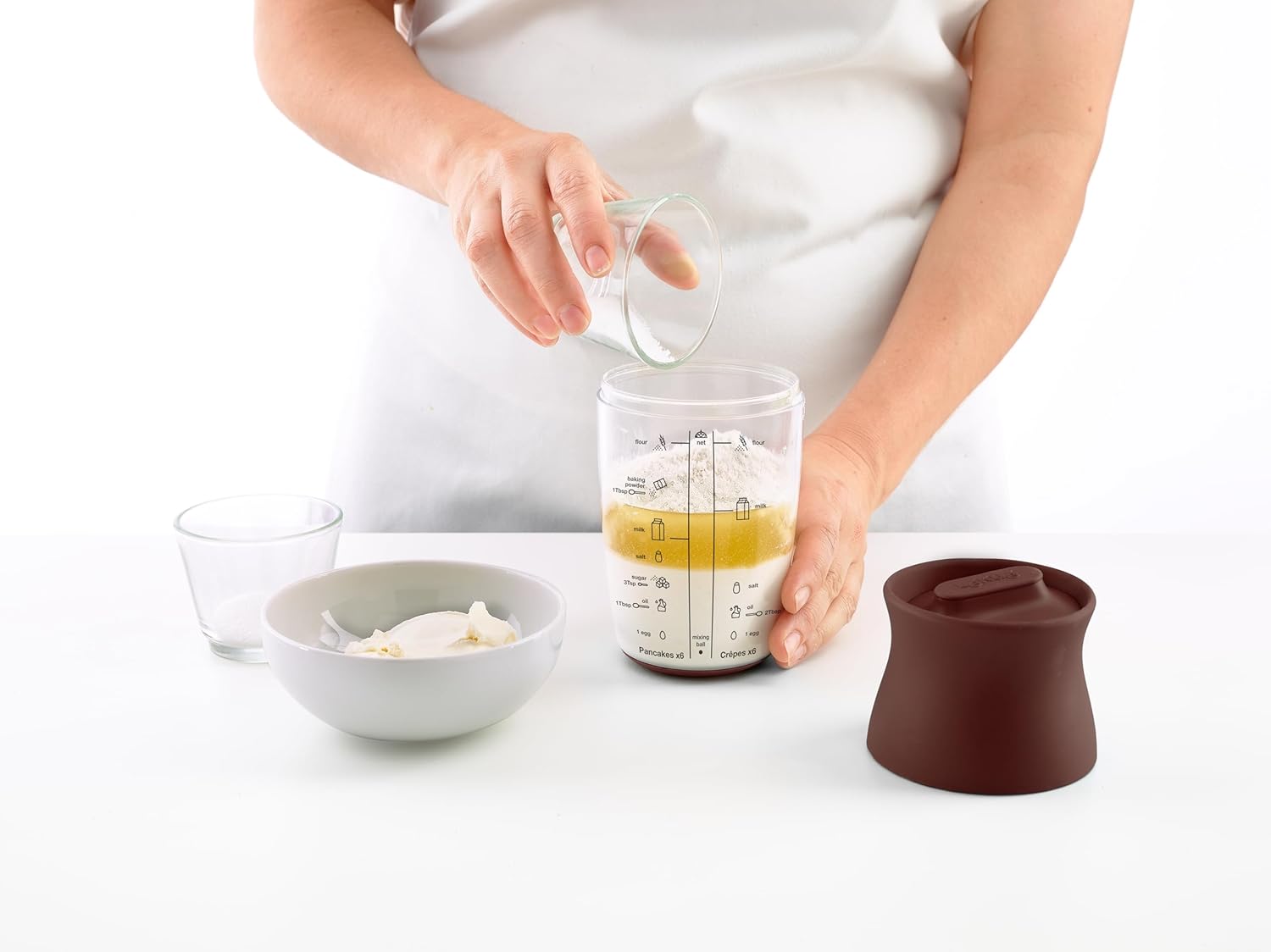 Detalle 2 de Lékué Shaker per impasti 500 ml: mescola rapidamente e prepara pancake, frittelle e crepes